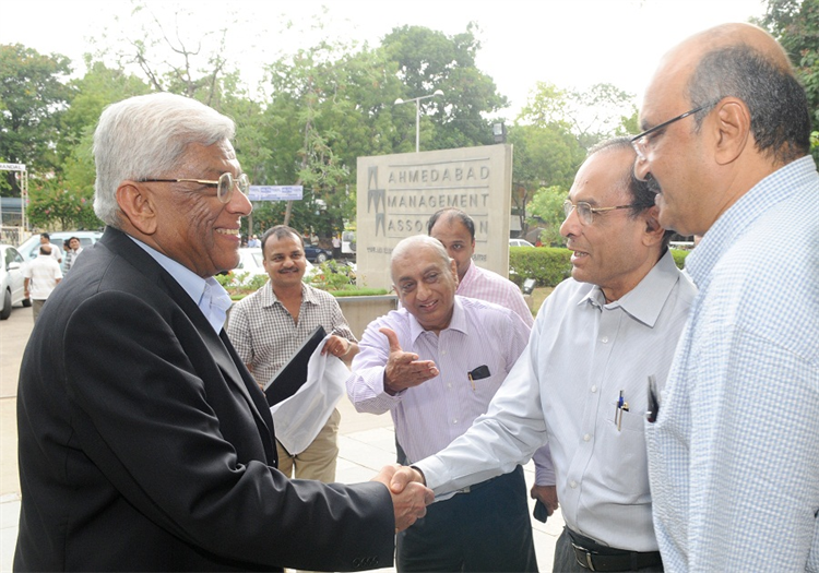  Guest Lecture by Shri Deepak Parekh: \"Imperative Economic Reforms for Sustainable Growth of India\"