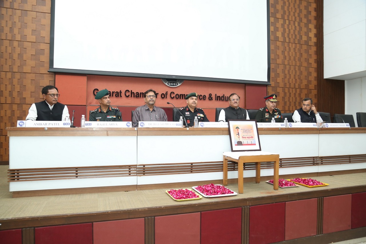 GCCI paid homage 16th Feb on behalf of Gujarat\\\'s trade and industry fraternity to the CRPF jawans martyred in terrorist attack in Pulwama, J&K